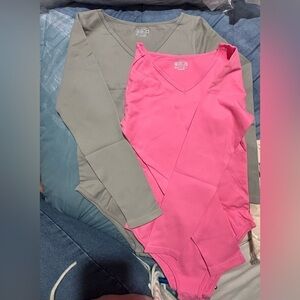 NWT 2 piece Women's V-Neck Long Sleeve Shapewear Top - Pink and Gray